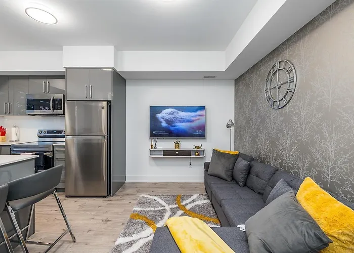 Exquisite 2 Bedroom Apt, Mins To The Falls.